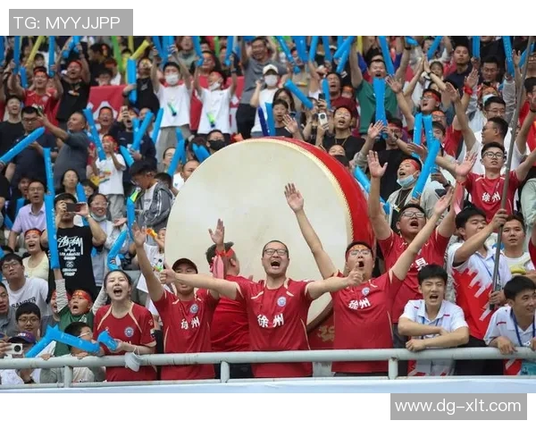 足球明星赛场风采尽显帅气瞬间精彩回顾与盘点